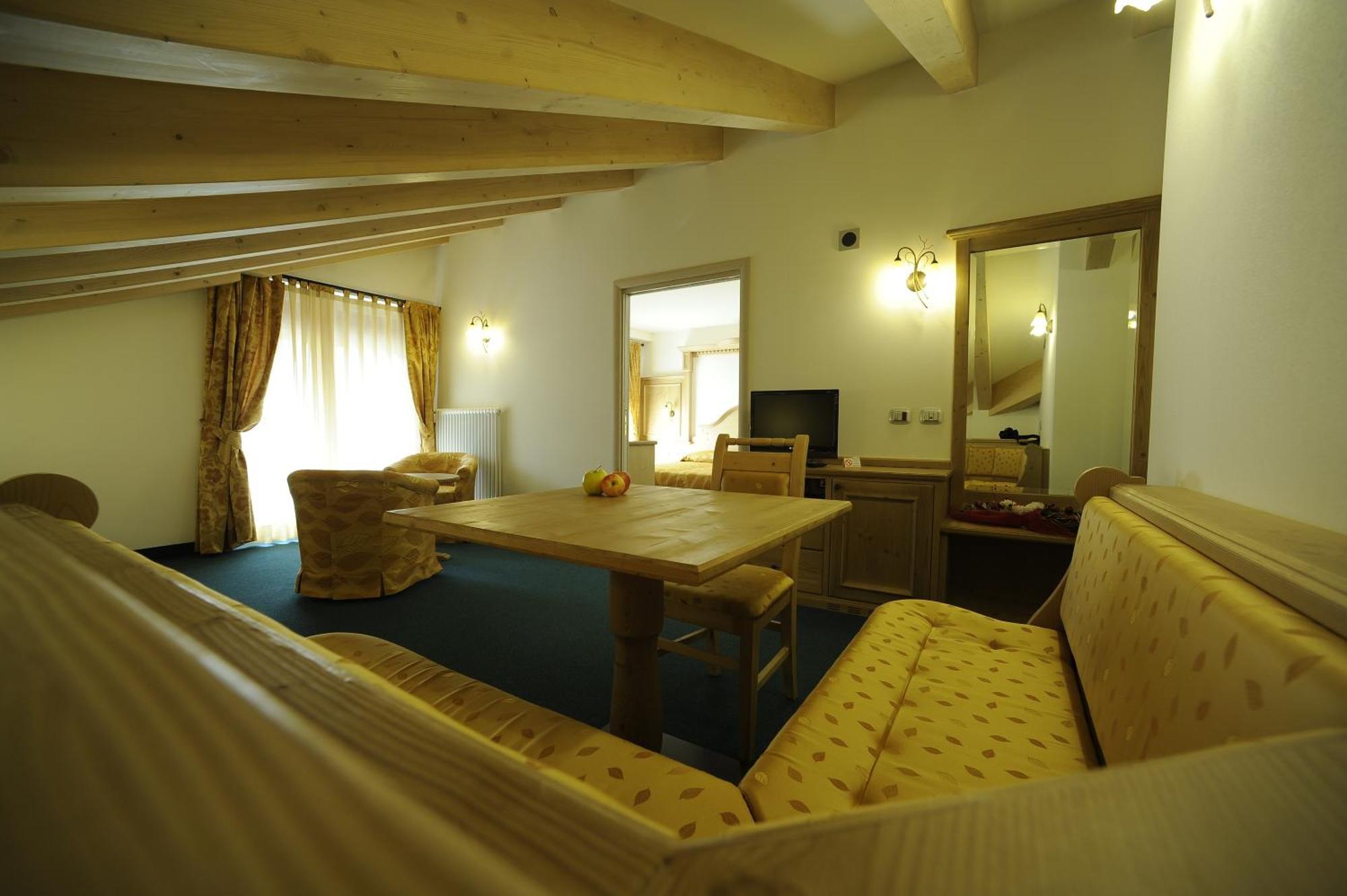 Family Hotel Andes - Only For Family Vigo di Fassa Buitenkant foto