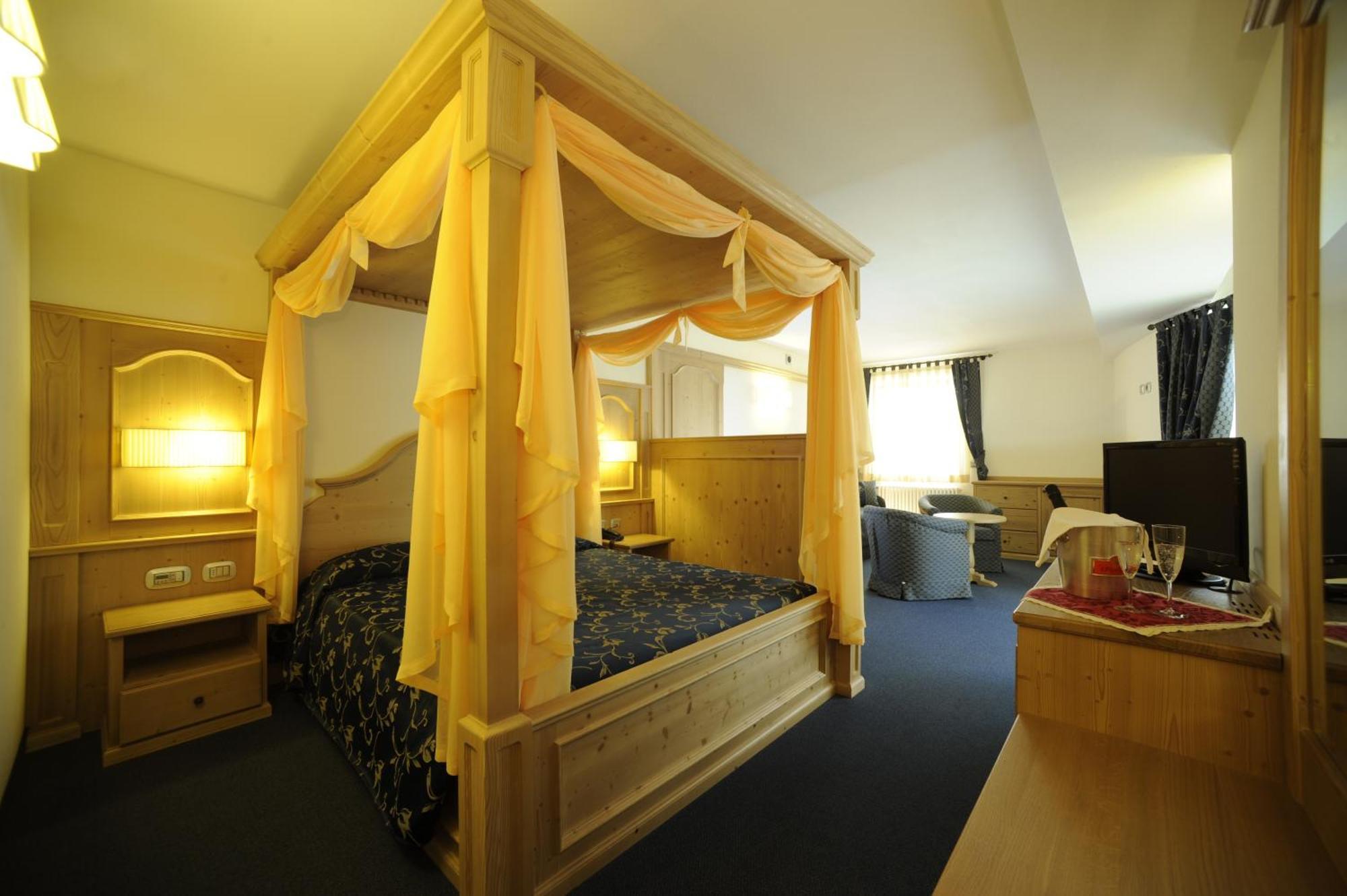 Family Hotel Andes - Only For Family Vigo di Fassa Buitenkant foto
