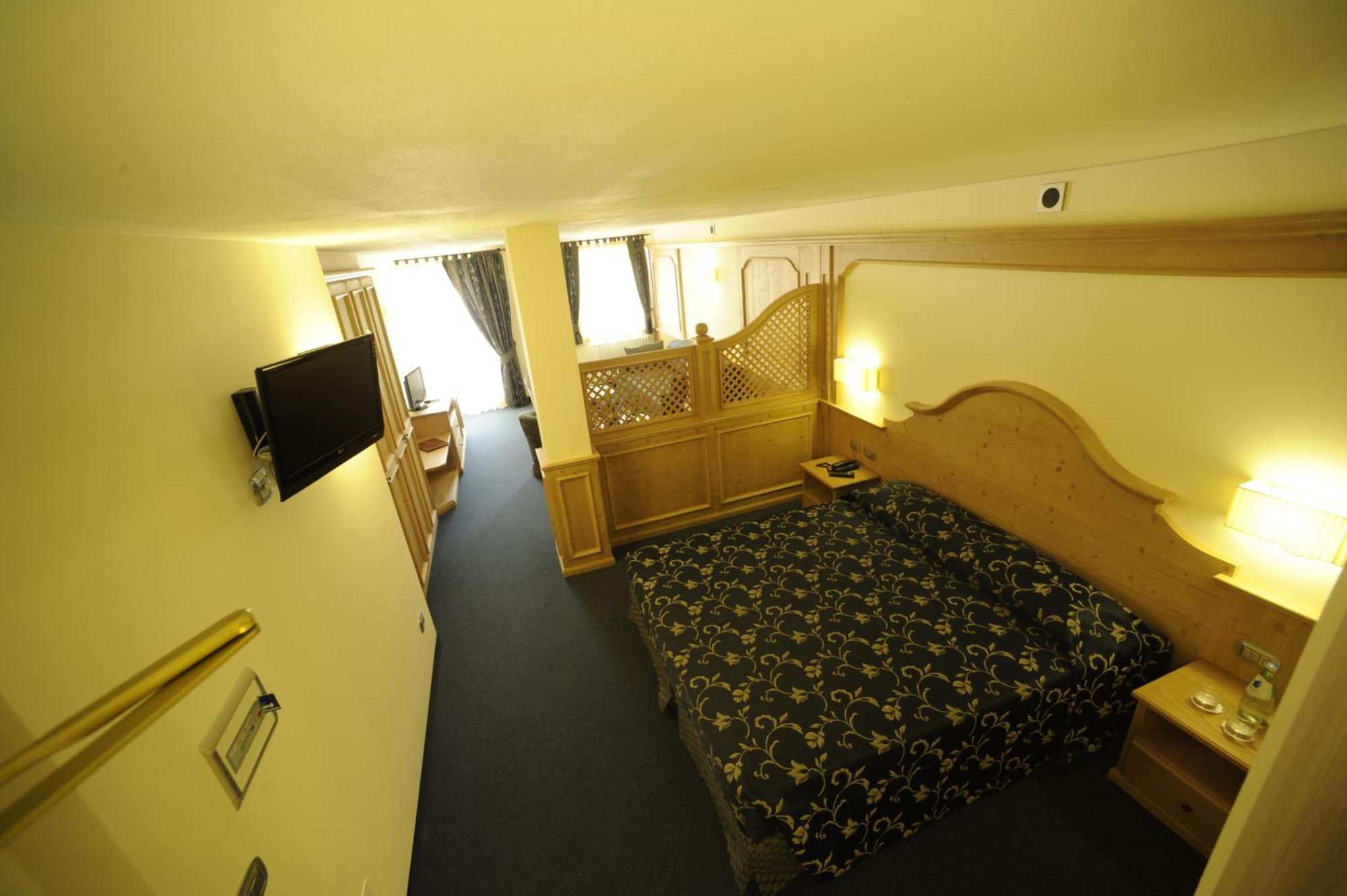 Family Hotel Andes - Only For Family Vigo di Fassa Buitenkant foto